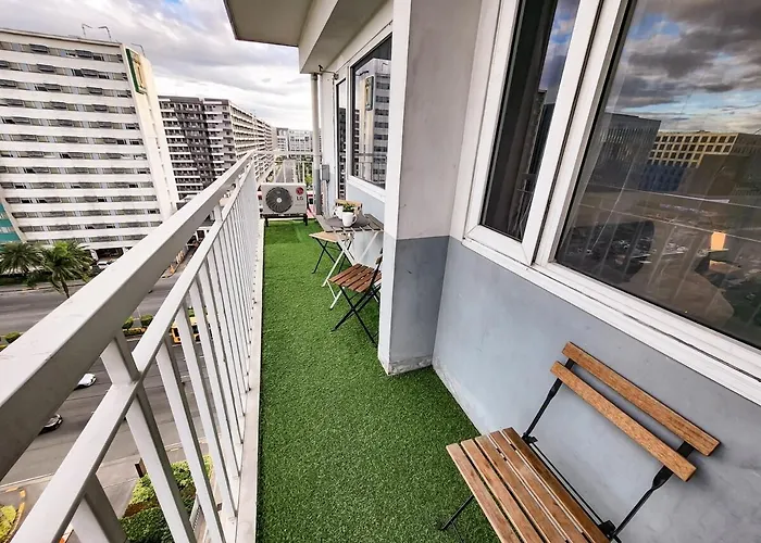 2br View Moa 200mbps Netflix Apartment Manila